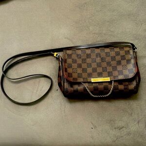 Louis Vuitton Favorite MM shoulder bag